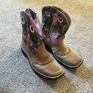 Ariat square toe camo boots